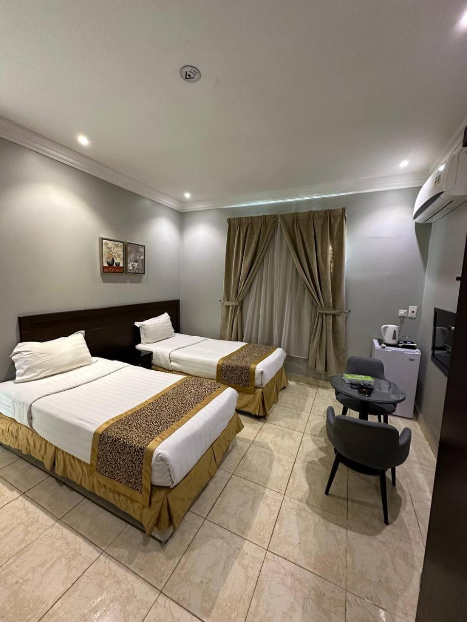 Al Rawda - Hotel Табук Екстериор снимка