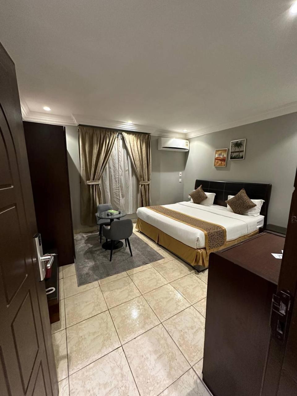 Al Rawda - Hotel Табук Екстериор снимка